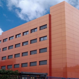 Larson - Hospital, Spain